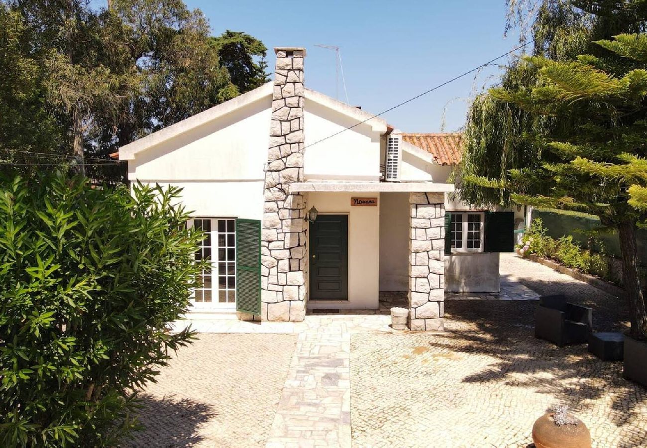 House in Sesimbra - Casa Nirvana