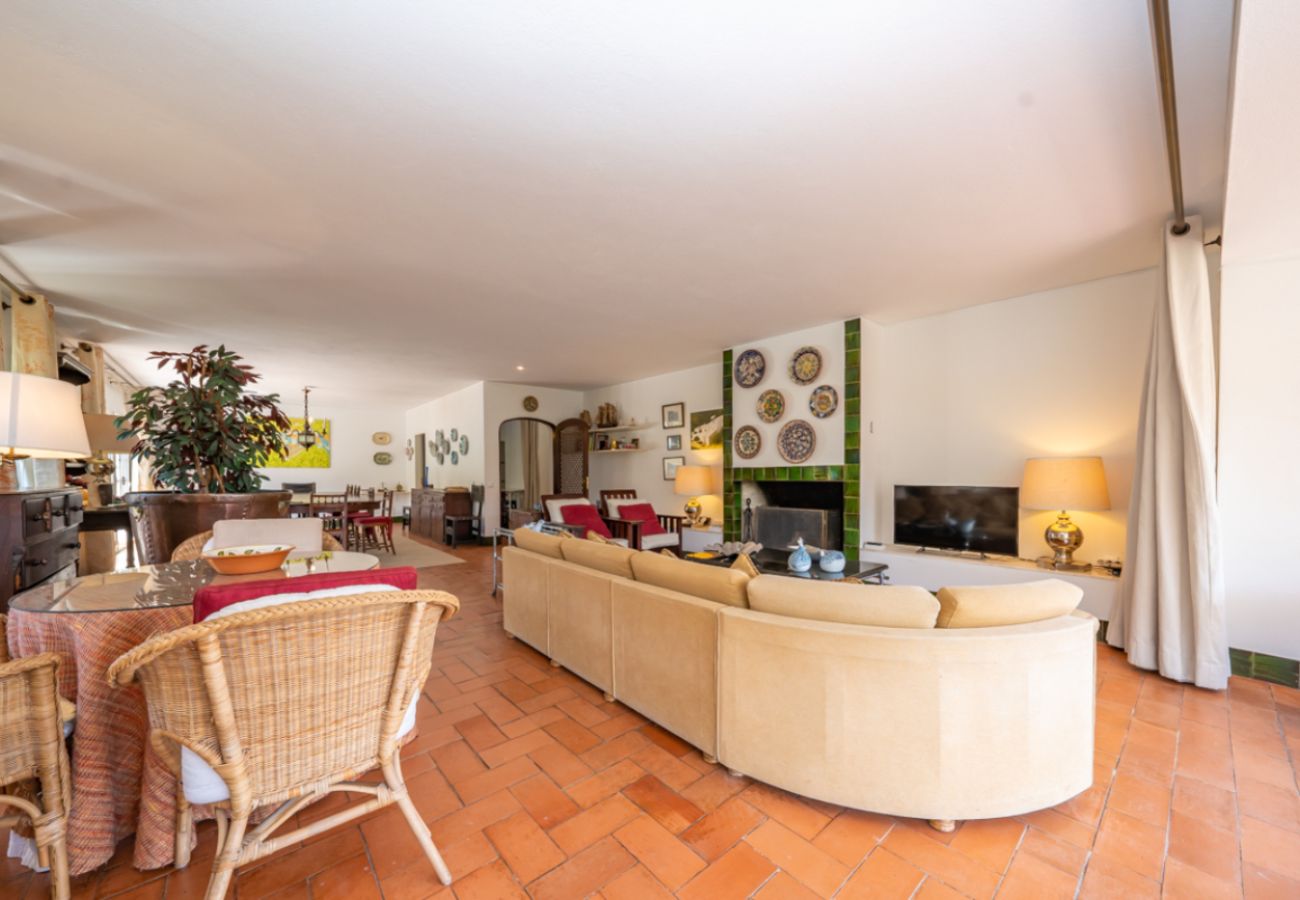 House in Azeitão - Casa d'Aroeira
