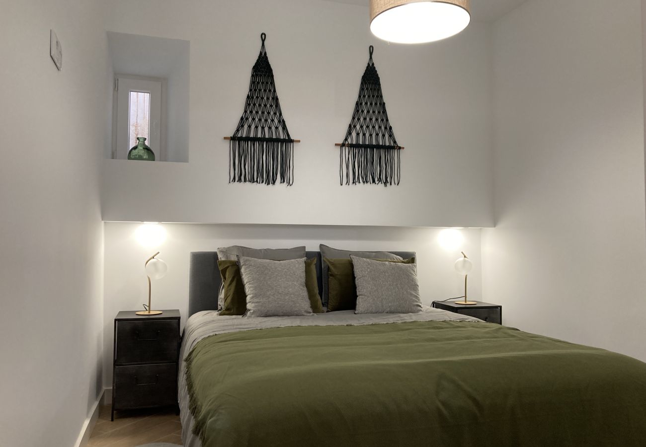 Apartment in Setúbal - Apartamento T2 Centro Historico Setubal