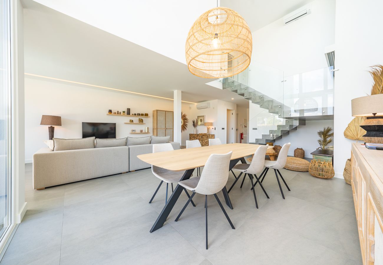 Villa/Dettached house in Charneca de Caparica - Casa Nina - Villa avec piscine chauffée