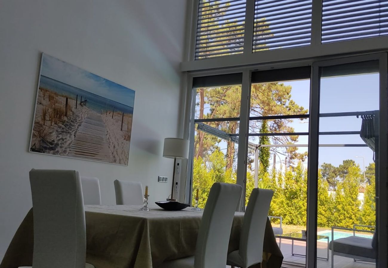 Maison mitoyenne à Aroeira - Casa Chris