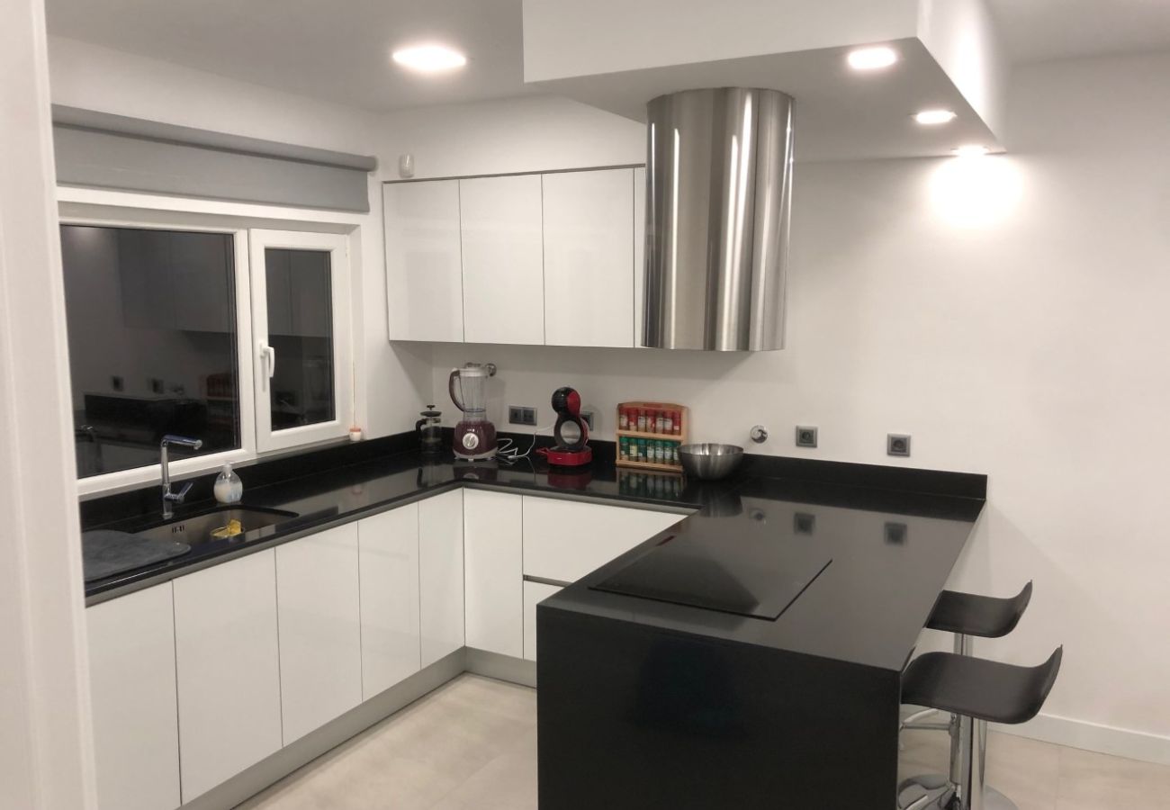 Maison mitoyenne à Aroeira - Casa Chris