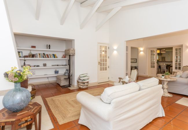 Casa em Azeitão - Quinta dos Pinheiros Mansos - Serra d´Arrábida Casa em Azeitão - Quinta dos Pinheiros Mansos - Serra d´Arrábida