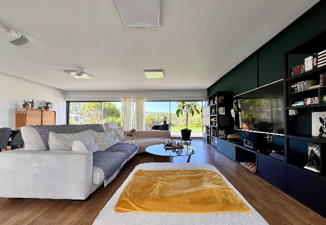 Villa em Azeitão - Da Serra Guest House / Serra da Arrábida Villa em Azeitão - Da Serra Guest House / Serra da Arrábida