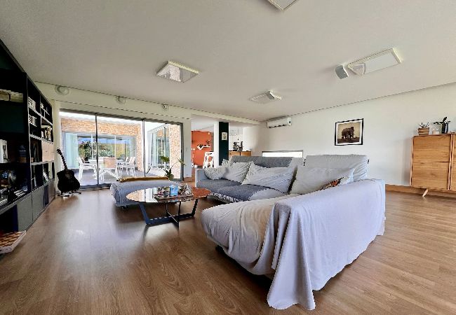 Villa em Azeitão - Da Serra Guest House / Serra da Arrábida Villa em Azeitão - Da Serra Guest House / Serra da Arrábida