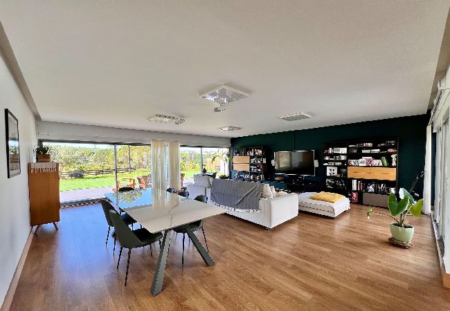 Villa em Azeitão - Da Serra Guest House / Serra da Arrábida Villa em Azeitão - Da Serra Guest House / Serra da Arrábida