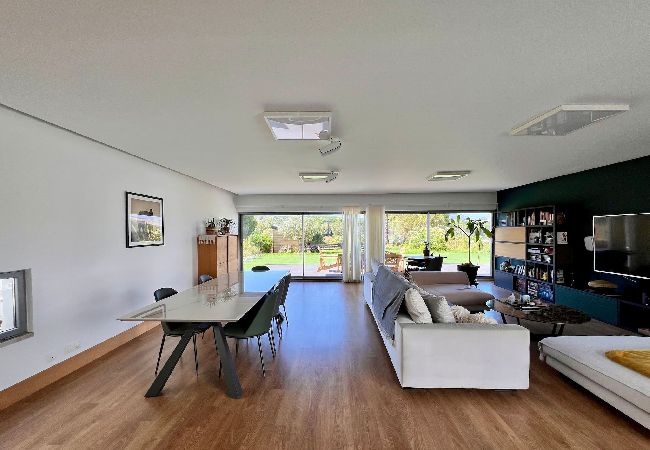 Villa em Azeitão - Da Serra Guest House / Serra da Arrábida Villa em Azeitão - Da Serra Guest House / Serra da Arrábida