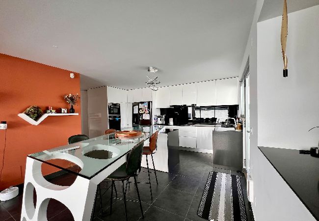 Villa em Azeitão - Da Serra Guest House / Serra da Arrábida Villa em Azeitão - Da Serra Guest House / Serra da Arrábida