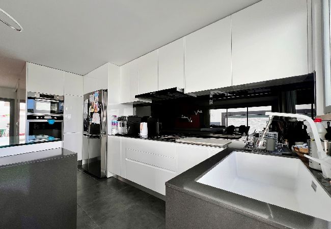 Villa em Azeitão - Da Serra Guest House / Serra da Arrábida Villa em Azeitão - Da Serra Guest House / Serra da Arrábida