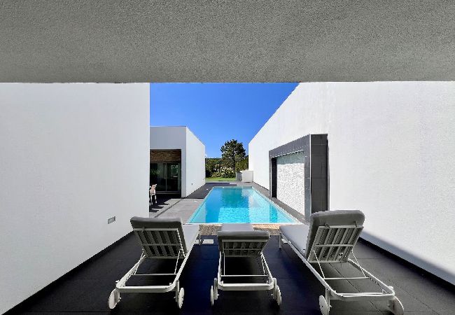 Villa em Azeitão - Da Serra Guest House / Serra da Arrábida Villa em Azeitão - Da Serra Guest House / Serra da Arrábida