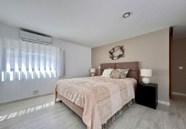 Villa em Azeitão - Da Serra Guest House / Serra da Arrábida Villa em Azeitão - Da Serra Guest House / Serra da Arrábida