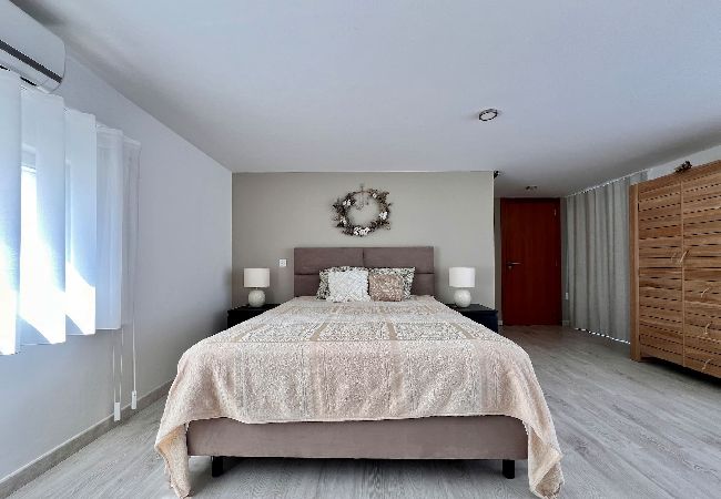 Villa em Azeitão - Da Serra Guest House / Serra da Arrábida Villa em Azeitão - Da Serra Guest House / Serra da Arrábida