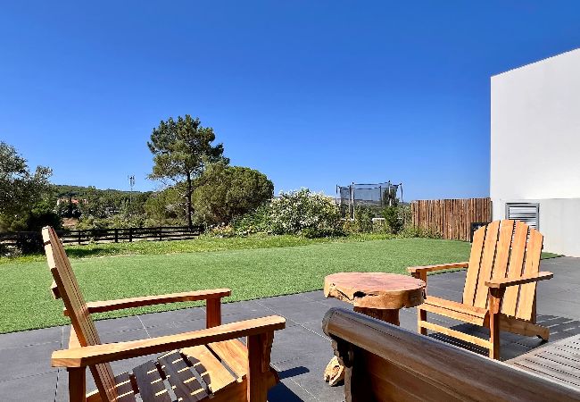 Villa em Azeitão - Da Serra Guest House / Serra da Arrábida Villa em Azeitão - Da Serra Guest House / Serra da Arrábida