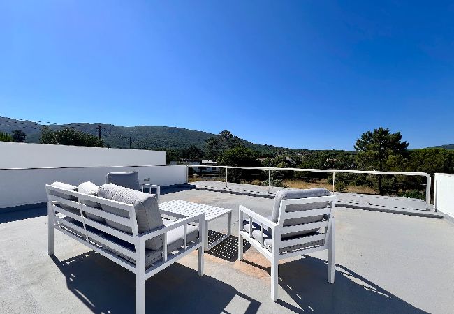 Villa em Azeitão - Da Serra Guest House / Serra da Arrábida Villa em Azeitão - Da Serra Guest House / Serra da Arrábida