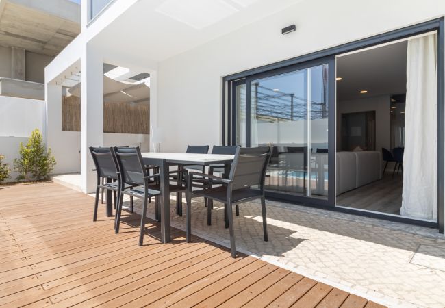 Casa geminada em Fernão Ferro - Casa Catalina Casa geminada em Fernão Ferro - Casa Catalina