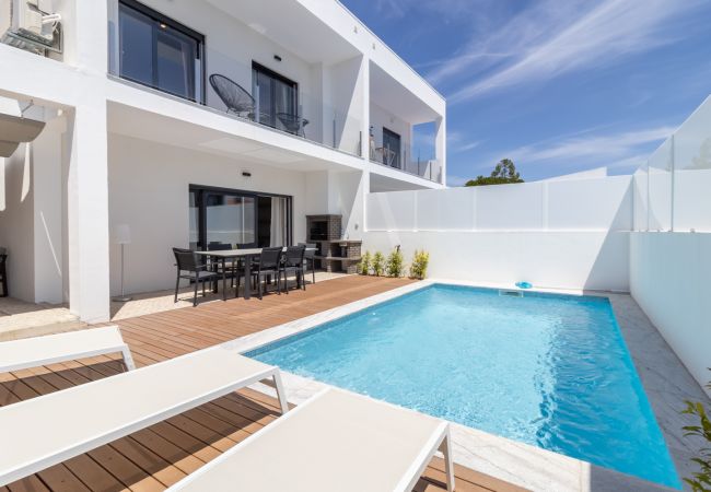 Casa geminada em Fernão Ferro - Casa Catalina Casa geminada em Fernão Ferro - Casa Catalina