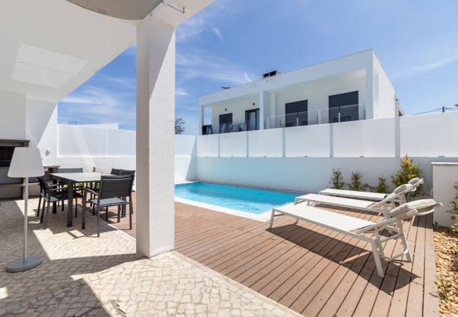 Casa geminada em Fernão Ferro - Casa Catalina Casa geminada em Fernão Ferro - Casa Catalina