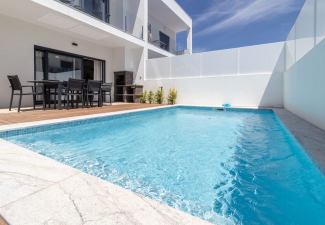 Casa geminada em Fernão Ferro - Casa Catalina Casa geminada em Fernão Ferro - Casa Catalina