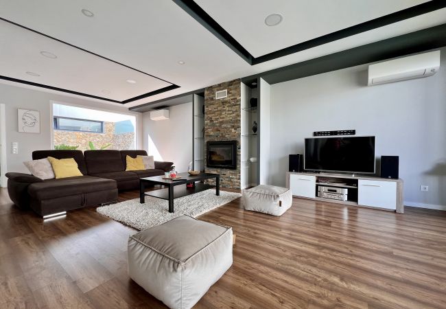 Casa geminada em Fernão Ferro - Casa Giumeni Casa geminada em Fernão Ferro - Casa Giumeni