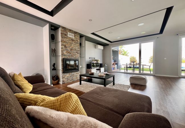 Casa geminada em Fernão Ferro - Casa Giumeni Casa geminada em Fernão Ferro - Casa Giumeni