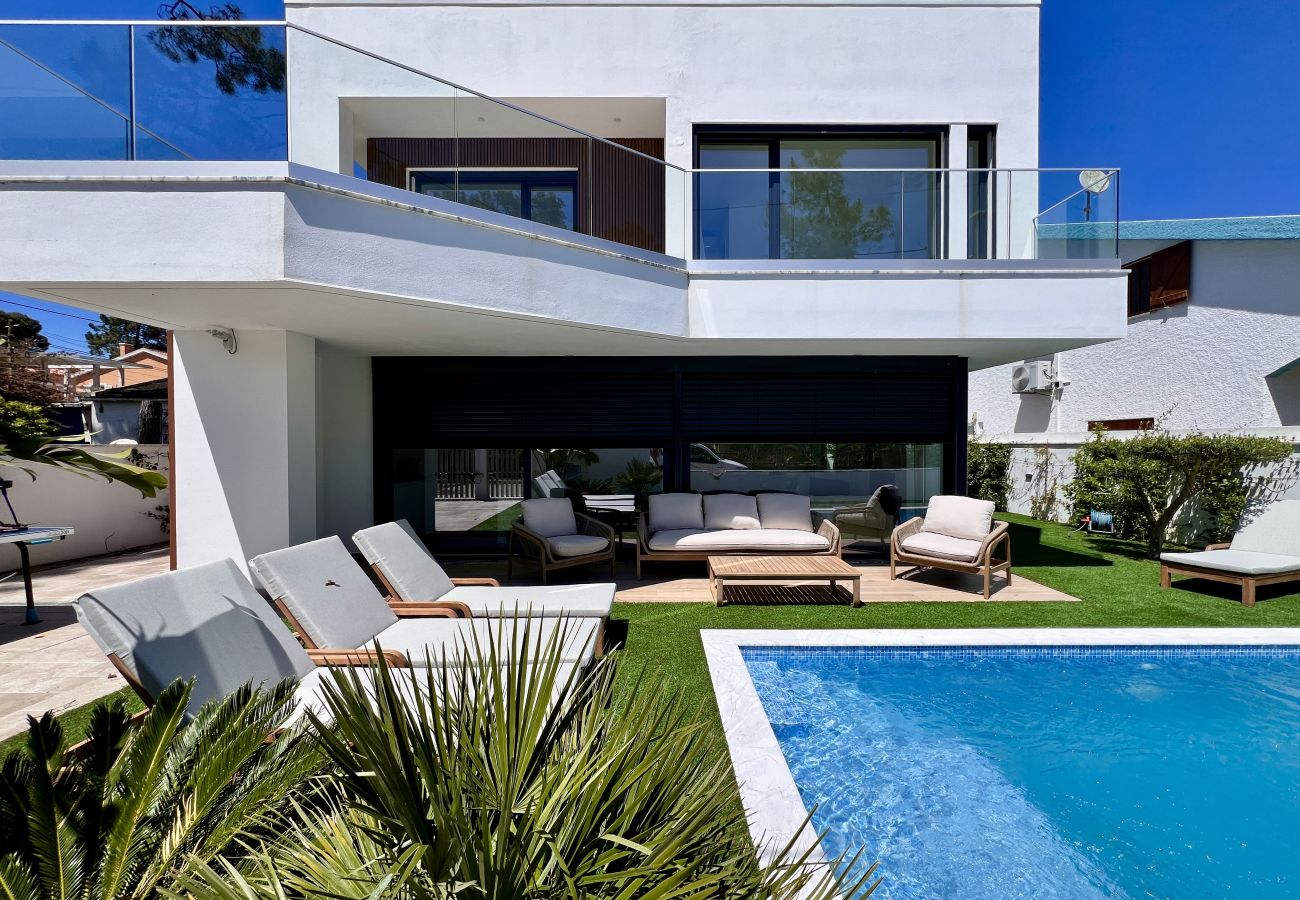 Villa em Aroeira - Villa Das Hortensias